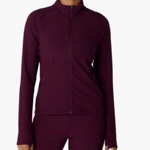 ASICS Women's Burgundy Full-Zip Form fitting jacket, size large